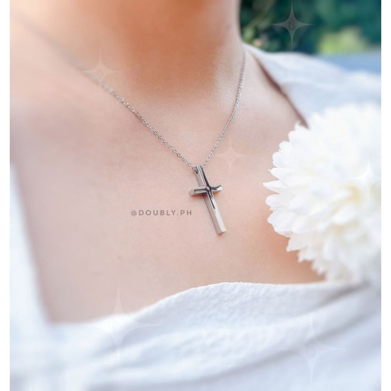 Personalized Minimalist 3D Cross Necklace | Doubly PH